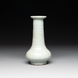 A Chinese Longquan celadon vase, possibly Yuan/Ming — photo 2