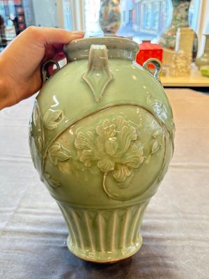 A Chinese Longquan celadon vase with floral design, Ming — photo 3