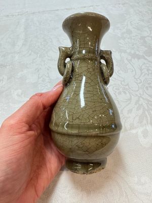 A Chinese Longquan celadon vase with handles, Ming — photo 1
