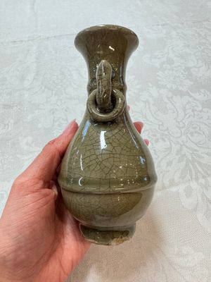 A Chinese Longquan celadon vase with handles, Ming — photo 2
