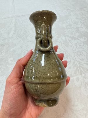 A Chinese Longquan celadon vase with handles, Ming — photo 4