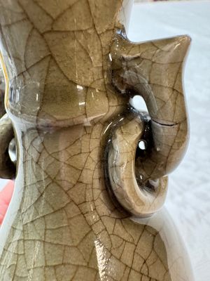 A Chinese Longquan celadon vase with handles, Ming — photo 7
