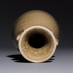 A Chinese Longquan celadon vase with handles, Ming — photo 6