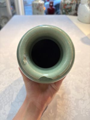A Chinese Longquan celadon vase with incised floral design, Transitional period — photo 5