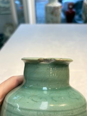 A Chinese Longquan celadon vase with incised floral design, Transitional period — photo 7