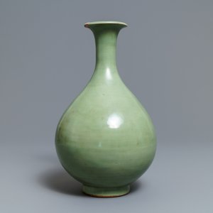 A Chinese Longquan celadon yuhuchunping vase, Yuan — 照片 2