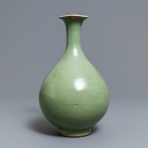 A Chinese Longquan celadon yuhuchunping vase, Yuan — 照片 3