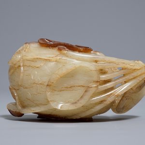 A Chinese lotus-shaped russet jade libation cup, 18/19th C. — photo 6