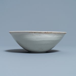 A Chinese luanbai 'fish' bowl, Song/Yuan — photo 4