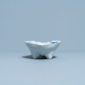 A Chinese lute-shaped blue and white ko-sometsuke plate for the Japanese market, Tianqi — 照片 7