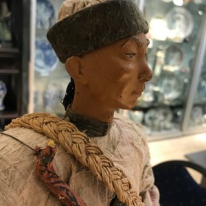 A Chinese Manchu archer doll in painted wood and textile, 19th C. — photo 14