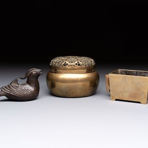 A Chinese mandarin duck-form water dropper, a hand warmer and a bronze censer, Zhen Wan 珍玩 and Zhang Mingqi Zhi 張鳴歧製 mark, 19th C. — 照片 1