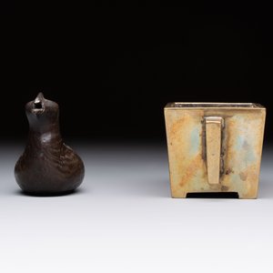 A Chinese mandarin duck-form water dropper, a hand warmer and a bronze censer, Zhen Wan 珍玩 and Zhang Mingqi Zhi 張鳴歧製 mark, 19th C. — 照片 3