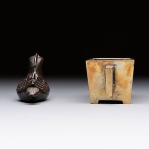 A Chinese mandarin duck-form water dropper, a hand warmer and a bronze censer, Zhen Wan 珍玩 and Zhang Mingqi Zhi 張鳴歧製 mark, 19th C. — 照片 5