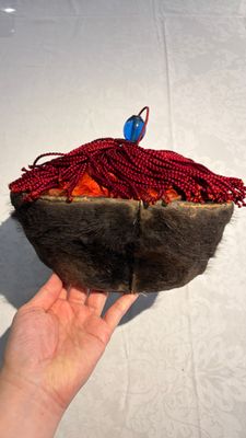 A Chinese mandarin official's court hat with finial and a separate hat finial — foto 3