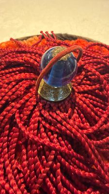 A Chinese mandarin official's court hat with finial and a separate hat finial — foto 9