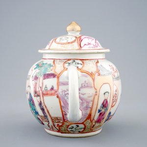A Chinese mandarin teapot and cover, Qianlong, 18th C. — photo 4