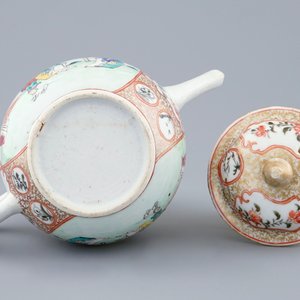 A Chinese mandarin teapot and cover, Qianlong, 18th C. — photo 3