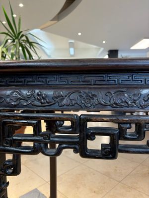 A Chinese marble-topped hongmu console table, 19/20th C. — photo 16