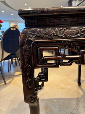 A Chinese marble-topped hongmu console table, 19/20th C. — photo 21