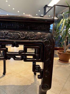 A Chinese marble-topped hongmu console table, 19/20th C. — photo 23