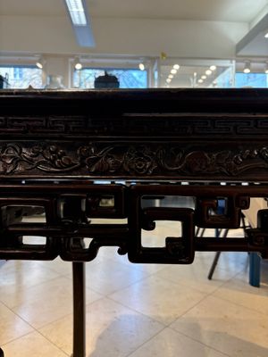 A Chinese marble-topped hongmu console table, 19/20th C. — photo 25
