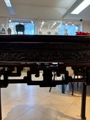 A Chinese marble-topped hongmu console table, 19/20th C. — photo 26