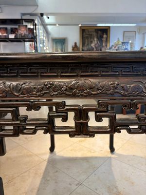 A Chinese marble-topped hongmu console table, 19/20th C. — photo 30