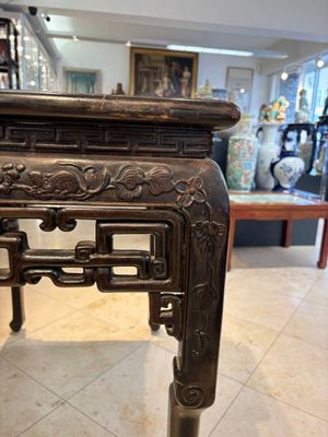 A Chinese marble-topped hongmu console table, 19/20th C. — photo 31