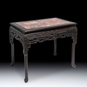 A Chinese marble-topped hongmu console table, 19/20th C. — photo 2