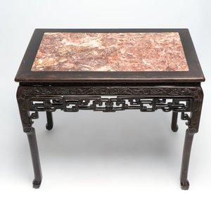 A Chinese marble-topped hongmu console table, 19/20th C. — photo 3