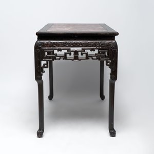 A Chinese marble-topped hongmu console table, 19/20th C. — photo 7