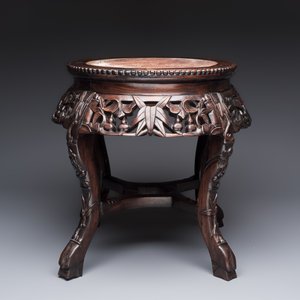 A Chinese marble-topped hongmu stand, 19/20th C. — photo 5