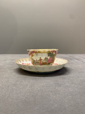 A Chinese Meissen-style export porcelain 'Peter the Great' cup and saucer, Qianlong — photo 3