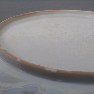 A Chinese 'milk and blood' dish, a blue and white klapmuts bowl and a tea caddy, Kangxi — photo 24