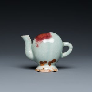 A Chinese miniature peach-shaped Jun-type 'Cadogan' ewer, Qianlong — 照片 3