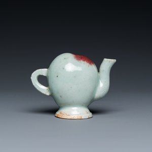A Chinese miniature peach-shaped Jun-type 'Cadogan' ewer, Qianlong — 照片 5