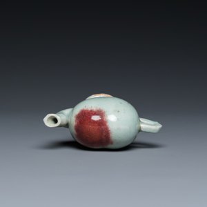 A Chinese miniature peach-shaped Jun-type 'Cadogan' ewer, Qianlong — 照片 7