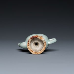 A Chinese miniature peach-shaped Jun-type 'Cadogan' ewer, Qianlong — 照片 8