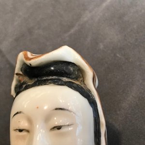 A Chinese model of Guanyin on lotus throne, Republic, 20th C. — 照片 10