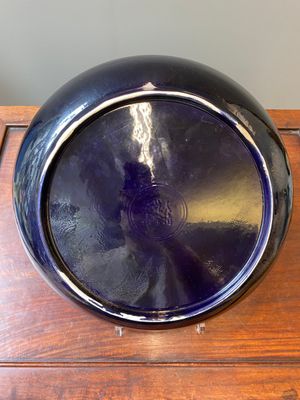 A Chinese monochrome aubergine-glazed dish, Qianlong mark and of the period — 照片 5