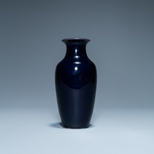 A Chinese monochrome aubergine-glazed vase, Kangxi — 照片 5