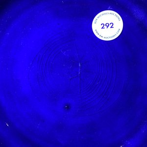 A Chinese monochrome blue dish, Qianlong mark and of the period — photo 9