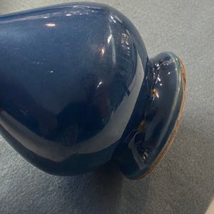 A Chinese monochrome blue garlic head vase with applied biscuit dragon, Jiajing — photo 15
