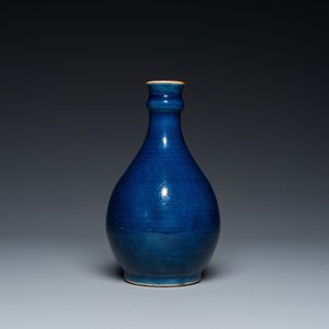 A Chinese monochrome blue-glazed bottle vase, Qianlong — photo 1