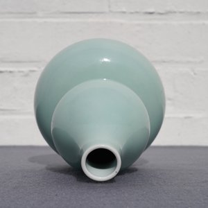 A Chinese monochrome celadon double gourd vase, Qianlong mark, 19th C. — photo 11