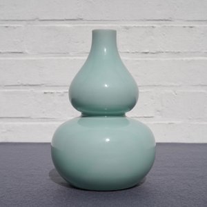 A Chinese monochrome celadon double gourd vase, Qianlong mark, 19th C. — photo 7