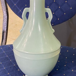 A Chinese monochrome celadon vase, Qianlong mark, Republic — photo 8