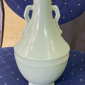 A Chinese monochrome celadon vase, Qianlong mark, Republic — photo 10