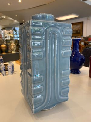 A Chinese monochrome clair de lune-glazed 'cong' vase, Qianlong mark, 20th C. — 照片 1